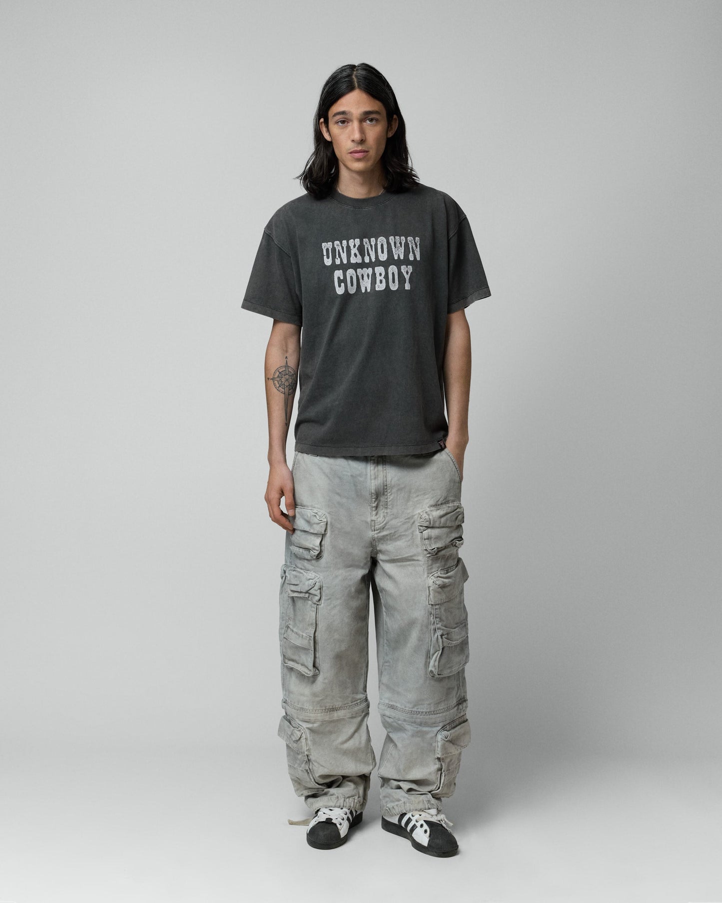 Unkown Tee Black