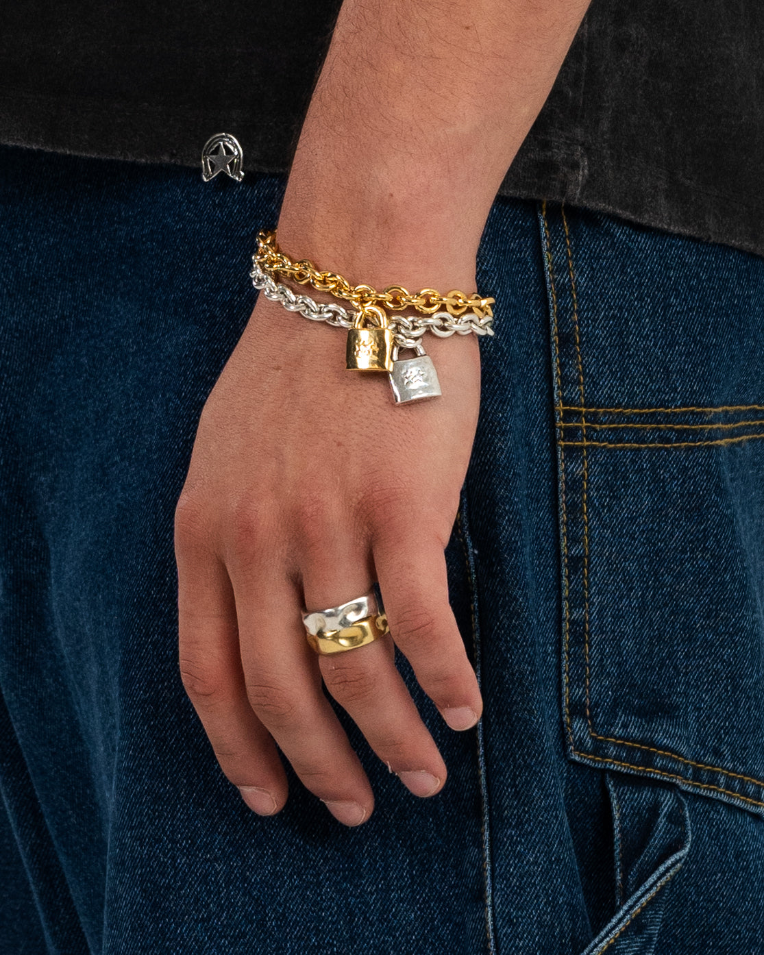 Closed Bracelet