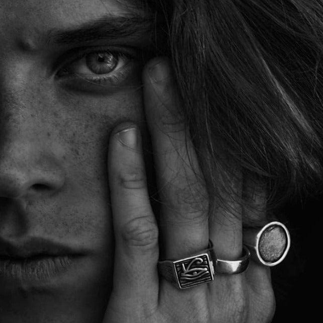 Twojeys rings Horus Ring